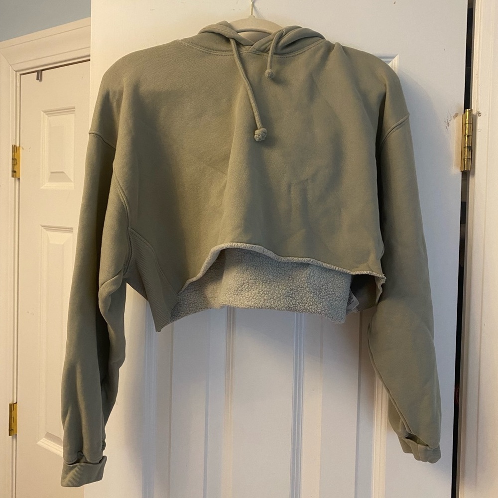 Aritzia TNA cozy fleece top
